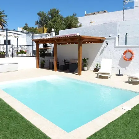 Con Piscina Jardin Privado By Lightbooking *